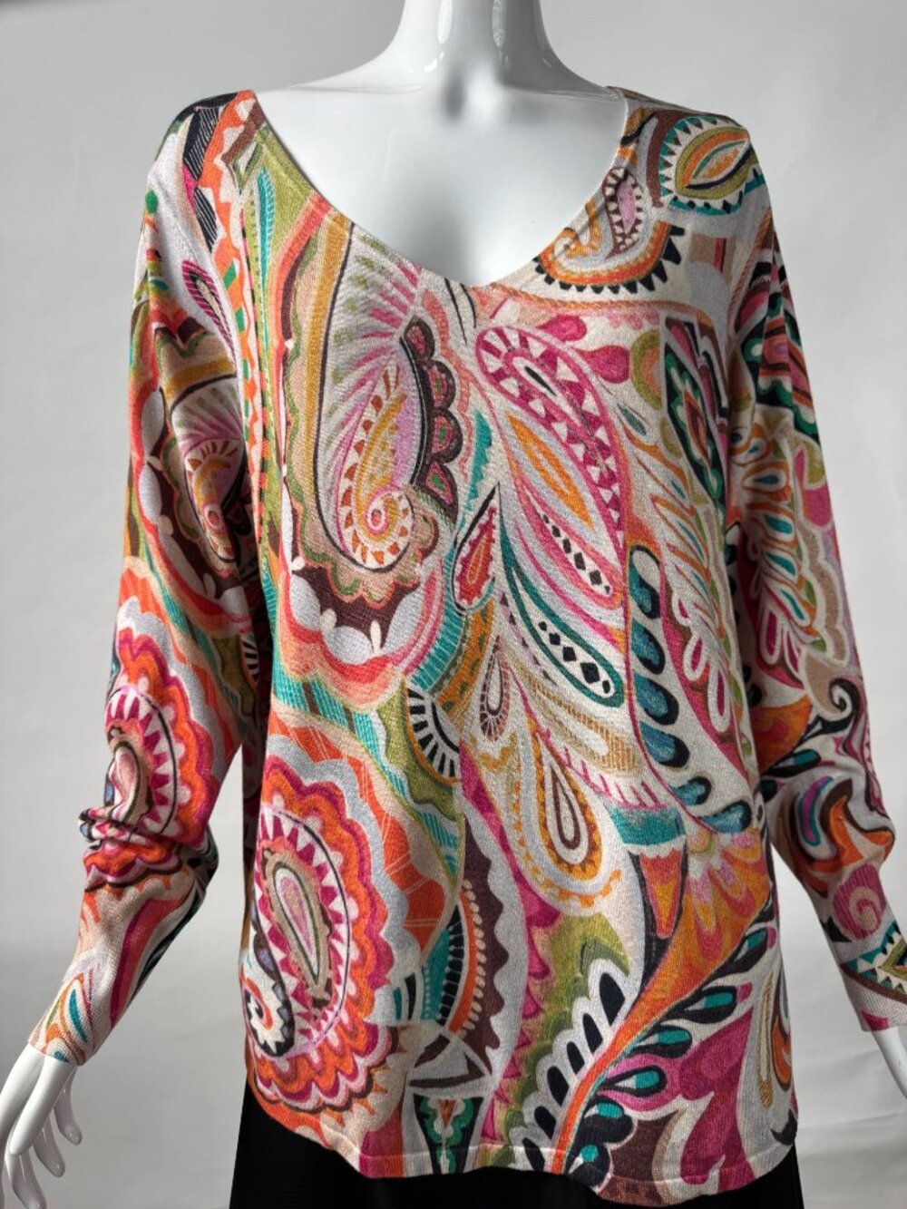 Chicos Multicolor Paisley Long Sleeve Lightweight Sweater V-Neck Size Large Rayo